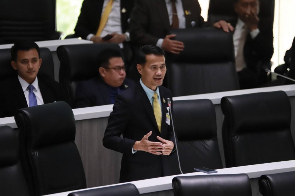 ทวงถามเงินชดเชยจากนโยบายย้ายถิ่นฐาน ทวงถามเงินชดเชยจากนโยบายย้ายถิ่นฐาน