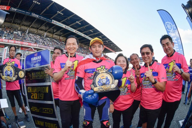 2 นักบิดไทยผงาดโพเดี้ยม "เอเชีย โร้ด "