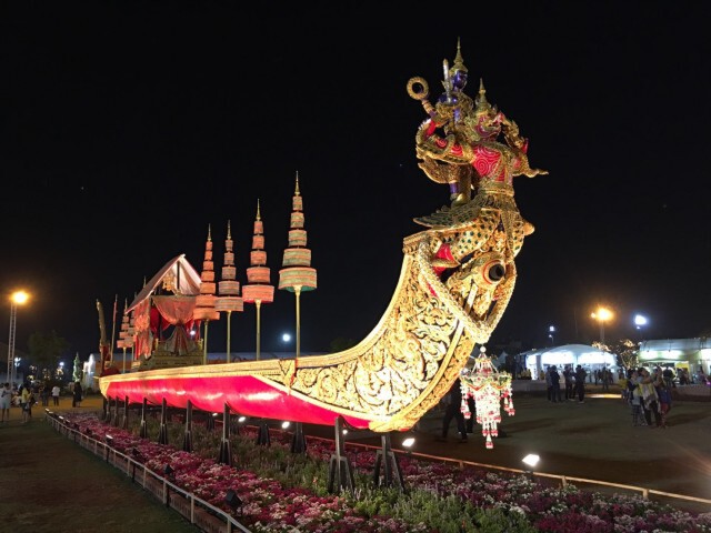 สนามหลวงจัดกิจกรรมวันพ่อแห่งชาติ -ประดับไฟรอบ