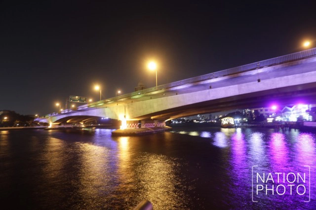 เปิดไฟประดับบริเวณสะพานพระปกเกล้าเนื่องในวันพ่อแห่งชาติ 5 ธันวาคม 2562