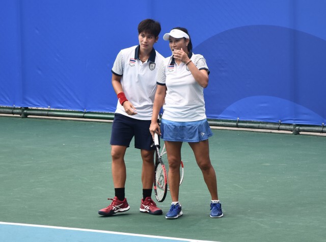เทนนิสหญิงคู่ไทยทะลุเข้ารอบรองตุนเหรียญทอง-คู่ชายร่วงตกรอบ