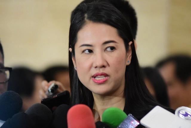 อัยการฟ้อง ปารีณา ร่วมหนุ่มอีกคน ผิด พ.ร.บ.อาวุธปืนฯ