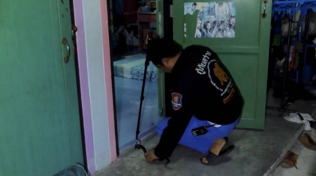 เตือนภัยหน้าหนาว เด็กชายวัย 10 ขวบหวิดดับ หลังงูเห่าซุกในรองเท้า!!