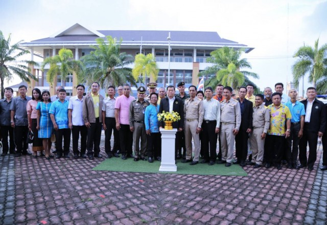 นิพนธ์  มอบนโยบายการป้องกันน้ำท่วมแบบบูรณาการ แก่อปท.ในจังหวัดสงขลา