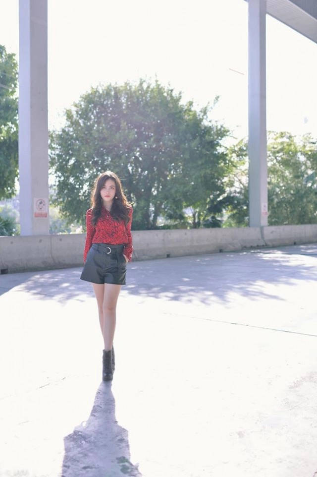 แม่สิงโตน้อย "นิกี้ BNK48" อวดท่าโพสต์สุดเซ็กซี่