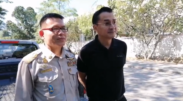 "นีโน่" นำญาติเคลื่อนศพ​ "พ่อแรม" ถึงวัดแล้ว เผยรู้สึกได้ "โอ" ยังห่วงแม่