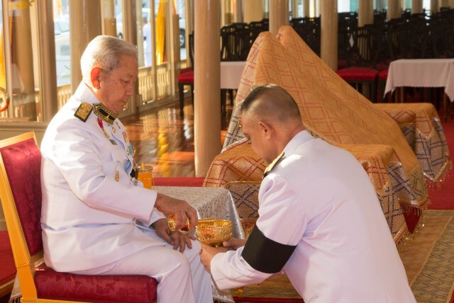 โปรดเกล้าฯให้ผู้แทนพระองค์ บำเพ็ญพระราชกุศลเก็บอัฐิ "พล.อ. เปรม"
