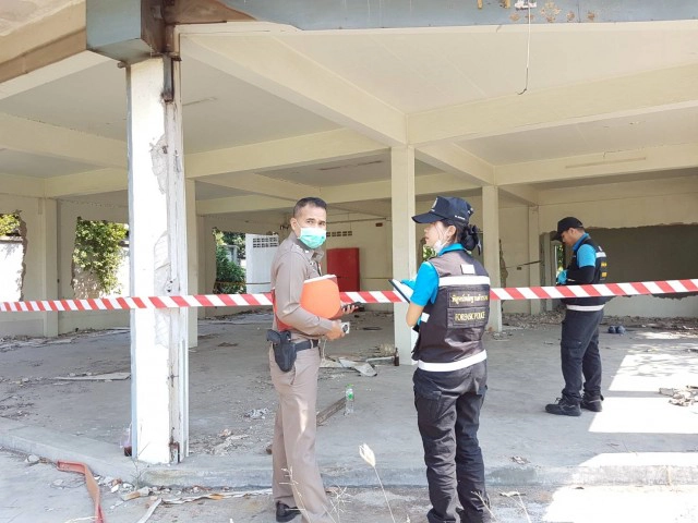 พบชายเร่ร่อนป่วยตายในบ้านร้างย่านเอกชัย