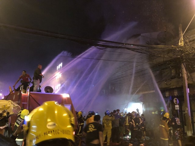 ไฟไหม้ร้านซาลาเปาไหว้เจ้าย่านถนนพลับพลาไชย