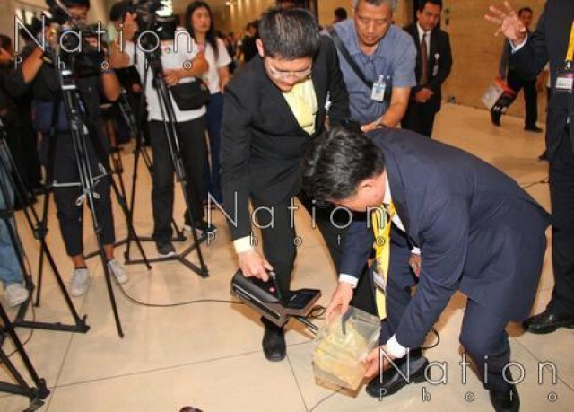 "มงคลกิตติ์" ไม่รอด สน.บางโพ แจ้งความดำเนินคดีข้อหาความมั่นคง