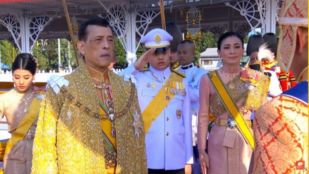 เกริกเกียรติองค์ราชา พยุหยาตราทางชลมารค