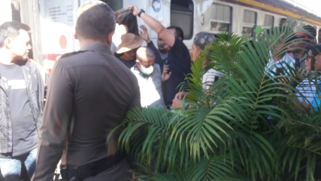 ด่วน!! รวบแล้ว "สมคิด พุ่มพวง" รวบได้บนรถไฟที่ อ.ปากช่อง โคราช