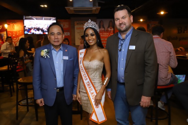 ฮูเตอร์สเอเชีย จัดใหญ่ แข่งขันกินเร็ว แจกรางวัล 100,000บาท ฉลอง 5 ปี ฮูเตอร์ส ไทยแลนด์