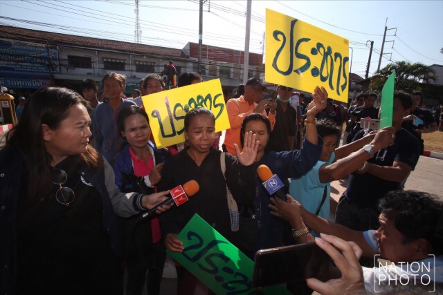 คุมตัว"สมคิด"ทำแผน ชาวบ้านโห่ไล่ จี้ประหาร