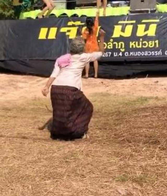 เปิดภาพ "คุณยายสายเเดนซ์" ทำเอาวัยรุ่นอยากโยกตาม