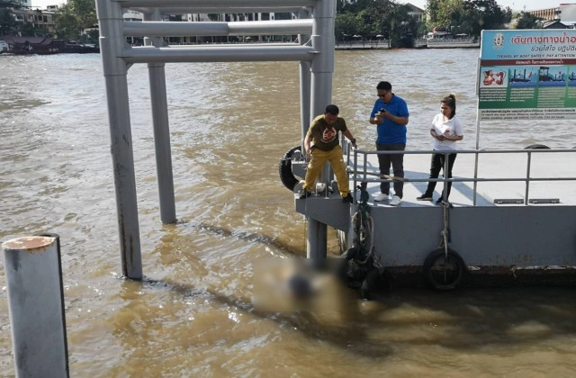 ศพลอยน้ำ ท่าเรือโอเรียนเต็ล