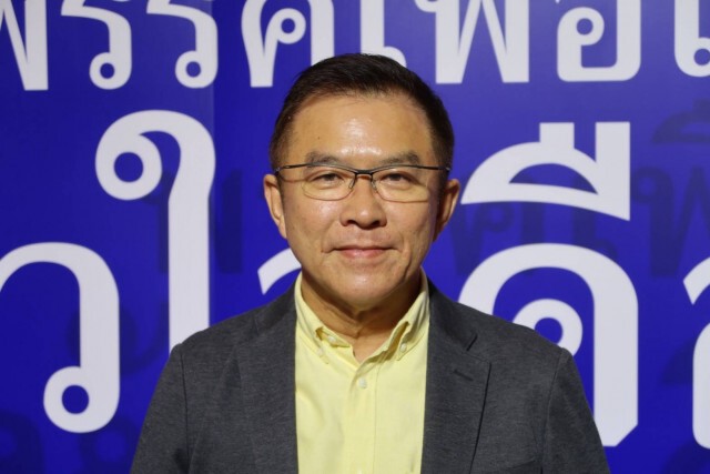 "วิสาร" แนะ "บิ๊กตู่" รับความจริงไม่รู้เรื่องเศรษฐกิจ