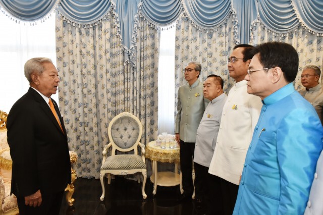 นายกฯ นำทีมอวยพรปีใหม่ ปธ.องคมนตรี