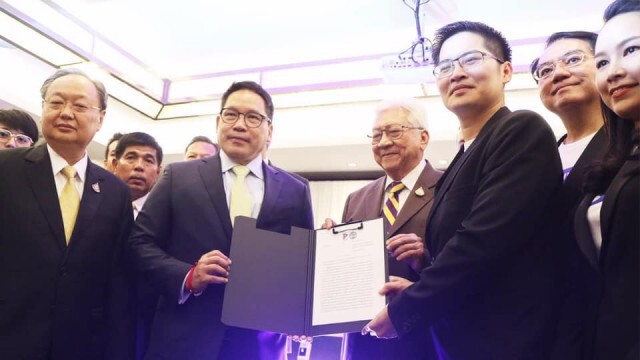 ศรีสุวรรณ ยื่นสอบ "มงคลกิตติ์" ขัดจริยธรรม