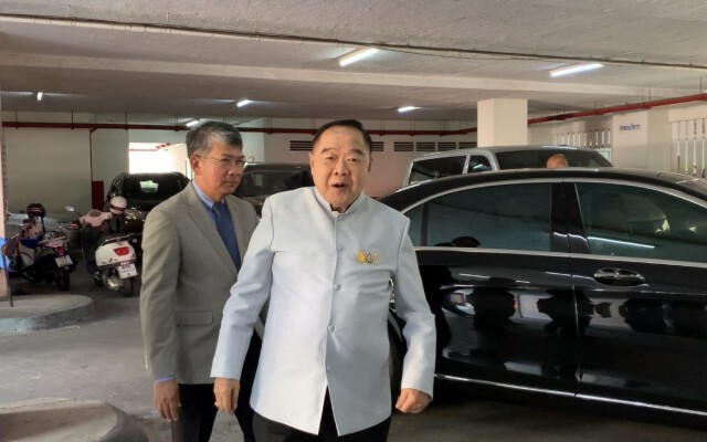 นายกฯ นำทีมอวยพรปีใหม่ ปธ.องคมนตรี