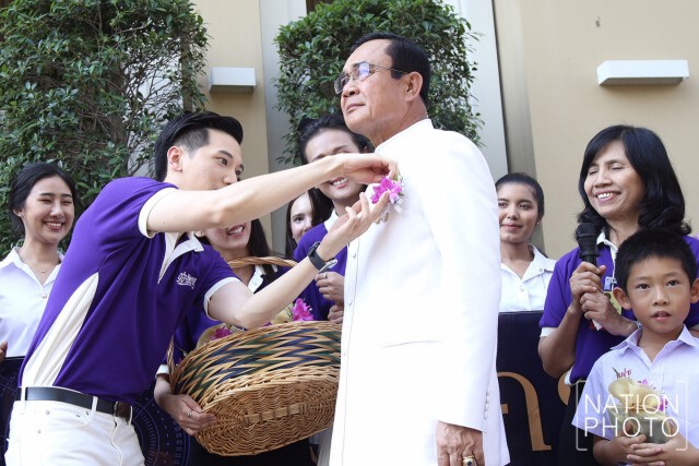 เด็กไทยส่ง "ส.ค.ส." อวยพร "นายกฯ" เปี่ยมอารมณ์ขัน