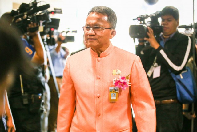 "สมศักดิ์" เหน็บเพื่อไทย ตกลงกันไม่ได้ ขนข้าวของออก