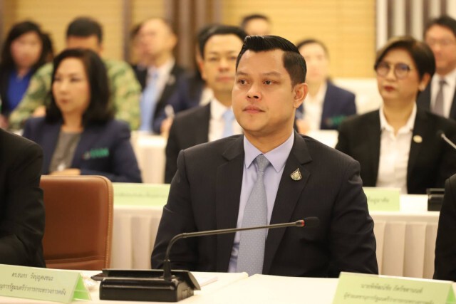 "ธนกร"วอนวิ่งไล่ลุง-เดินเชียร์ลุงระวังบานปลาย