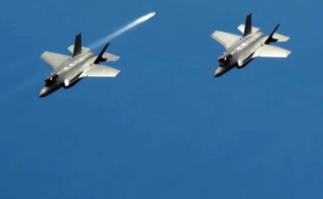 เครื่องบินทิ้งระเบิด B-52 ของสหรัฐ พร้อมถล่มอิหร่าน