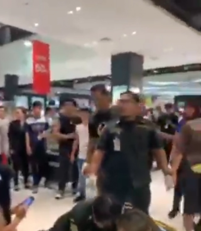 ด่วน!! เกิดเหตุยิงกันที่โรบินสันมีผู้บาดเจ็บ-เสียชีวิต