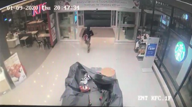 เปิดภาพอีกมุม! นาทีโจรปล้นทองลพบุรี เข้า-ออก ห้าง