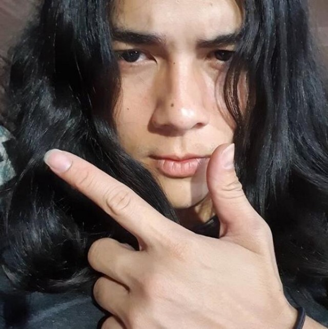 เปิดภาพ "วัยเด็ก" ของนักรีวิวสุดฮาระดับประเทศ
