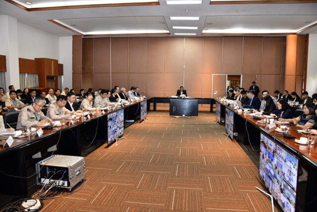 'ถาวร' สั่ง ทย.เพิ่มรายได้เชิงพาณิชย์ให้สนามบิน