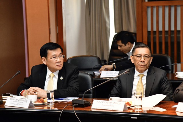 'ถาวร' สั่ง ทย.เพิ่มรายได้เชิงพาณิชย์ให้สนามบิน