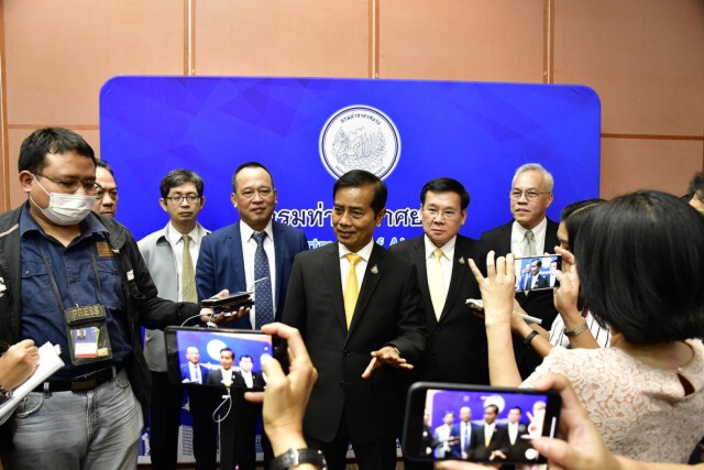 'ถาวร' สั่ง ทย.เพิ่มรายได้เชิงพาณิชย์ให้สนามบิน