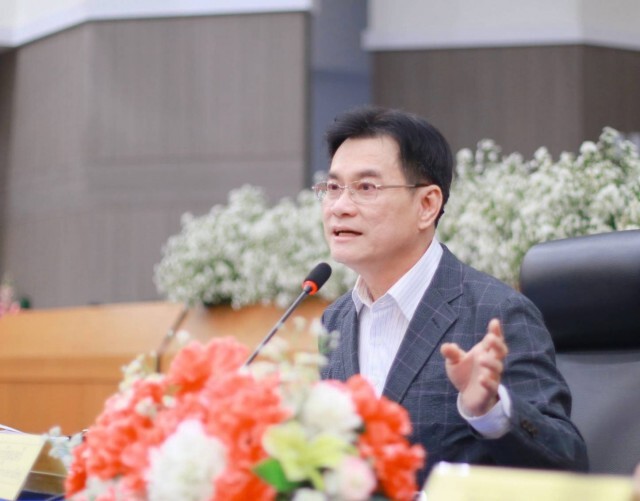 "จุรินทร์" เผย ไม่รู้เหตุผล "กรณ์" ลาออกพรรค ยันไม่ขัดแย้ง