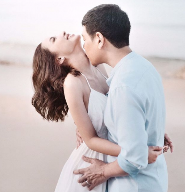 ‘น้ำชา - ดร.วาว’ ปล่อยภาพ เวดดิ้งริมทะเล สุดหวาน