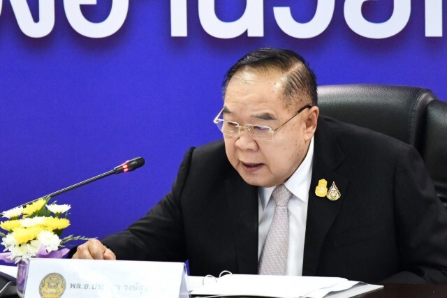 "ประวิตร" สั่งทุกหน่วยป้อนน้ำเข้าระบบประปาหมู่บ้าน