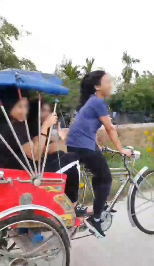 ฮาสนั่น "สามสาวพาเที่ยว" ปั่นจักรยาน ชมวิว เเต่ ตกคลอง!