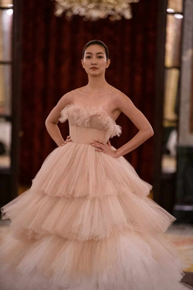 "ชมพู่-อารยา" นำทีม ลุยปารีส  L’Officiel Fashion Destination Paris 2020