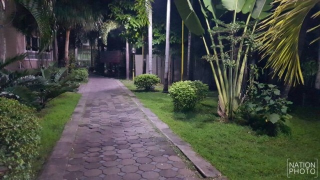 ชาวเน็ตแห่แชร์! ภาพ 2 จนท.จำลองเหตุการณ์ร่วมรักเอาท์ดอร์ ม.ดัง