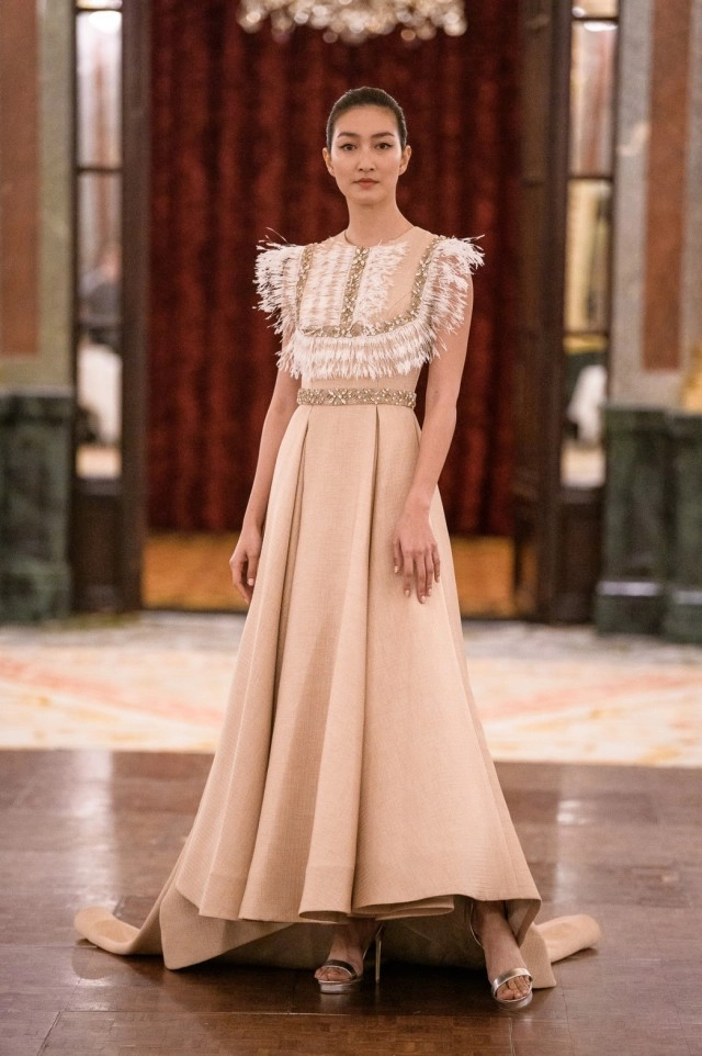 "ชมพู่-อารยา" นำทีม ลุยปารีส  L’Officiel Fashion Destination Paris 2020