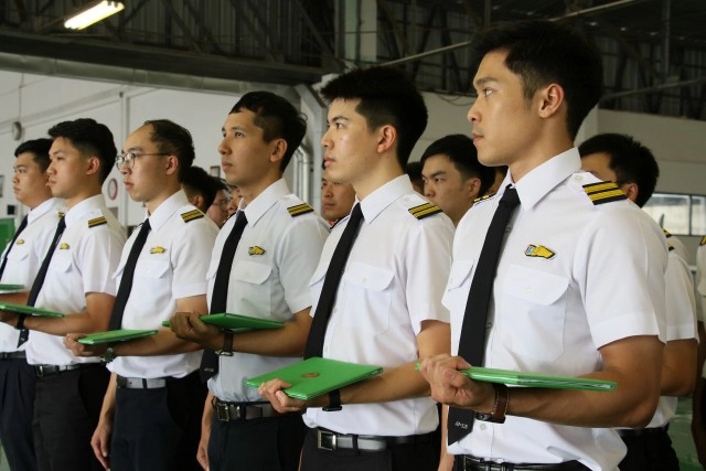 สบพ.จัดพิธีประดับเครื่องหมายนักบินพาณิชย์