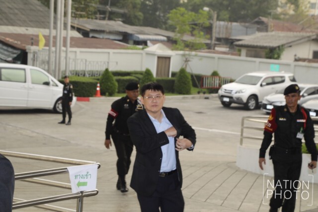 "สรยุทธ" มาศาลแล้ว ลุ้นฟังฎีกาคดีไร่ส้ม