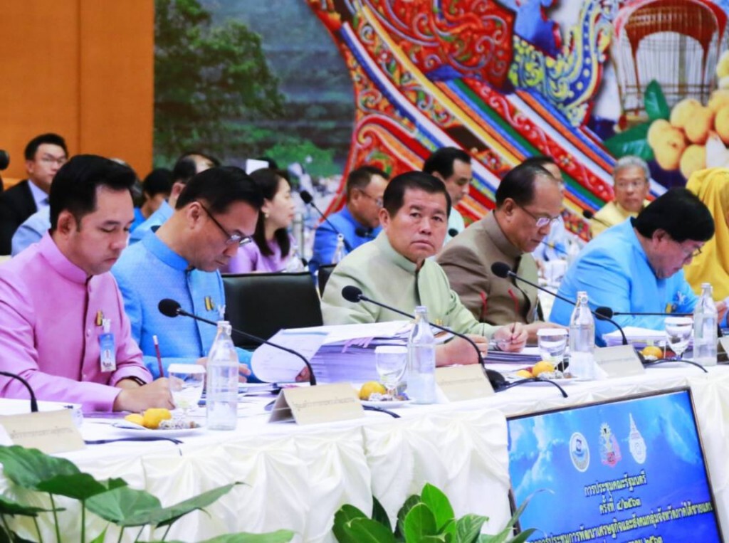 มท.2 ร่วมประชุมการพัฒนาเศรษฐกิจและสังคมกลุ่ม จชต. เพื่อกระตุ้นเศรษฐกิจ การค้าและการลงทุนในพื้นที่