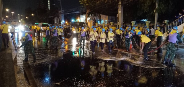 ทหารลุยล้างถนนทั่วกรุงลดฝุ่นPM2.5