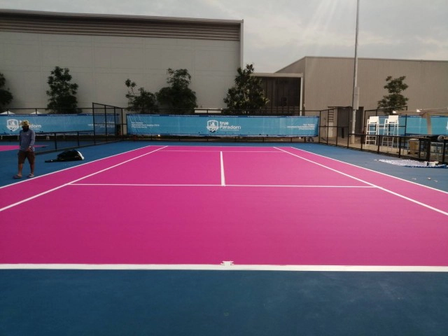 "จีเอสบี ไทยแลนด์ โอเพ่น" - ผู้จัดเนรมิตพื้นสนามเทนนิสสีชมพู
