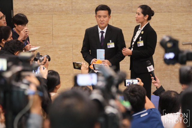 ส.ส.พปชร. ยัน ไม่ได้กดบัตรแทนกัน แค่ช่วยเพื่อนลงคะแนน