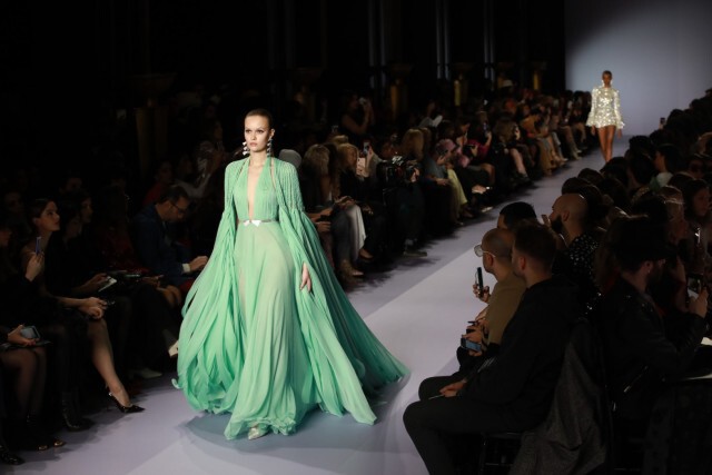 "ชมพู่  อารยา" สวย เรียบ หรู โอกูตูร์ขั้นสุดใน Paris Fashion Week 2020