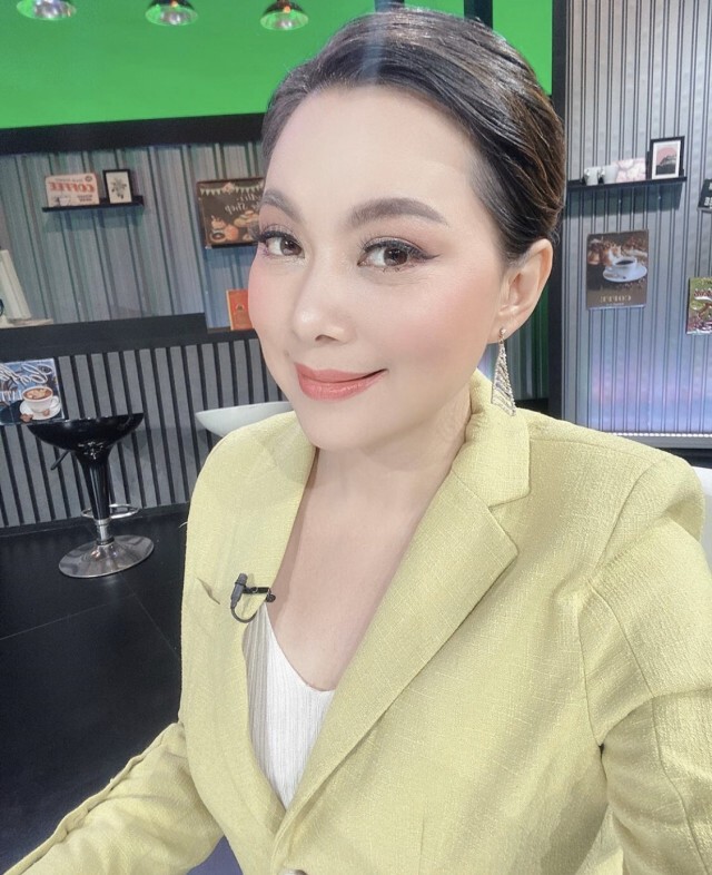 "บุ๋ม ปนัดดา" โพสต์ หลังมีภาพตัวเองผุดกลุ่มไลน์ ระบุเป็นเมีย "ผอ.กอล์ฟ"