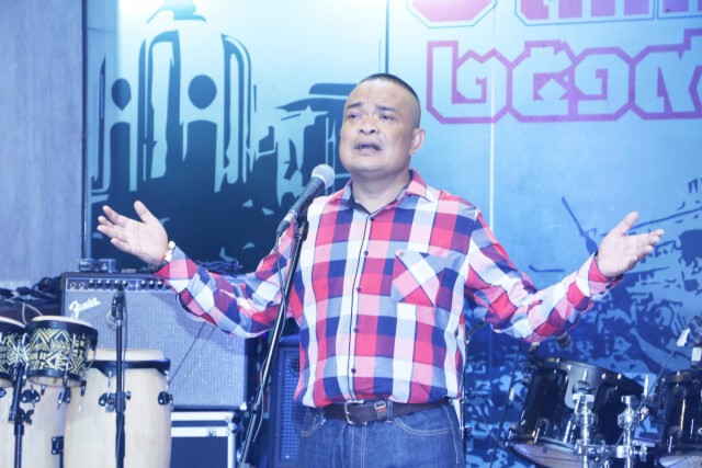 จี้ "พล.อ.ประยุทธ์" ขอโทษประชาชน ปมเสียบบัตรแทนกัน